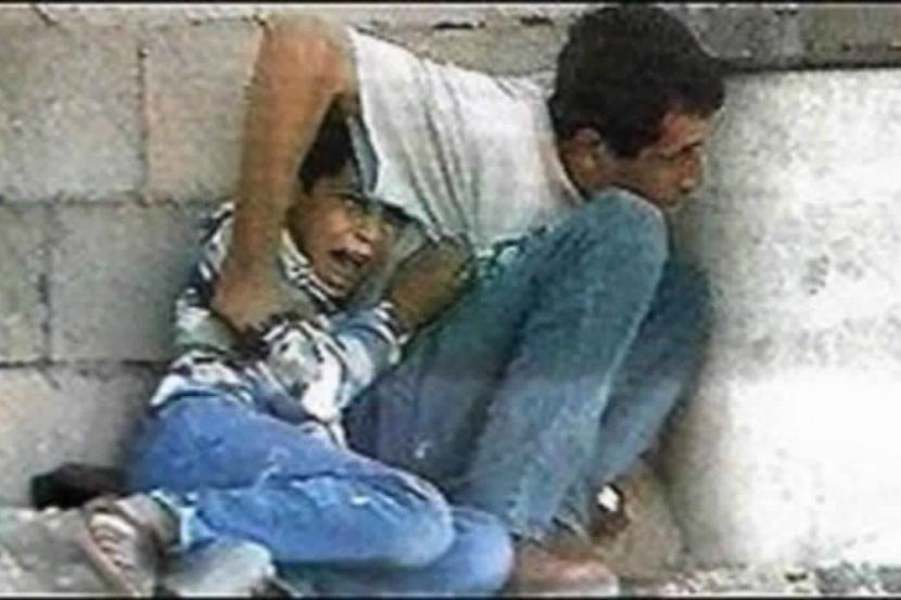 21 Tahun Lalu, Mengenang Pejuang Palestina Al-Durrah. Sudah 21 tahun berlalu sejak peristiwa penembakan oleh tentara Israel yang menewaskan Mohammad Jamal Al-Durrah yang saat itu berusia 12 tahun. Tapi citranya sebagai ikon perjuangan Palestina tidak pernah pudar. 