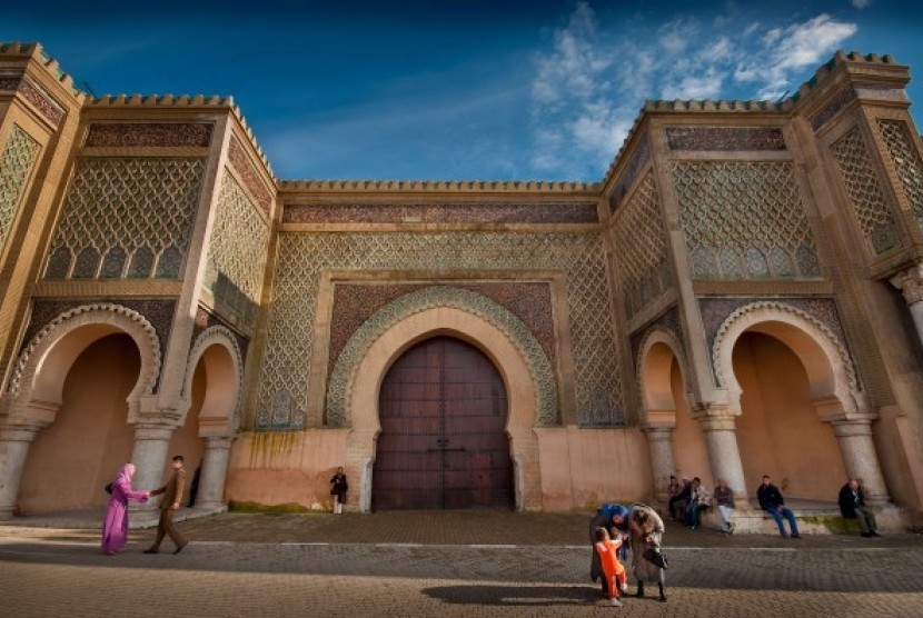 Sudut kota Meknes, Maroko.
