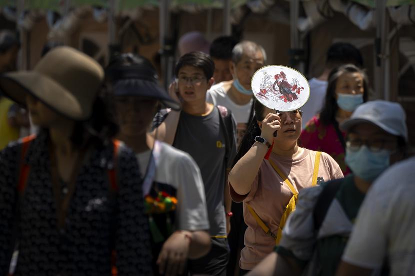 Suhu di Kota Beijing melonjak di atas 40 derajat Celsius pada Kamis (22/6/2023), untuk pertama kalinya sejak tahun 2014.