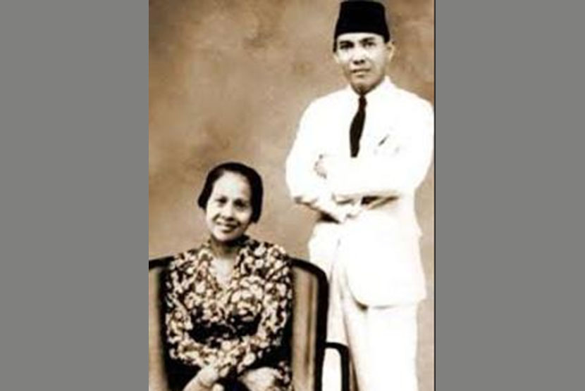 Sukarno bersama Inggit Garnasih