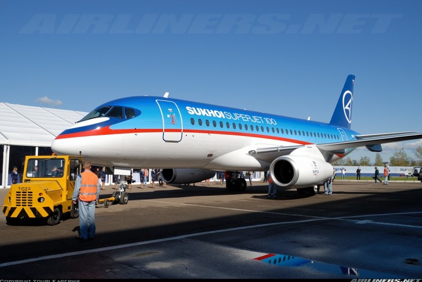 Sukhoi Versi Penumpang Sipil Segera Mengudara Di Indonesia | Republika ...