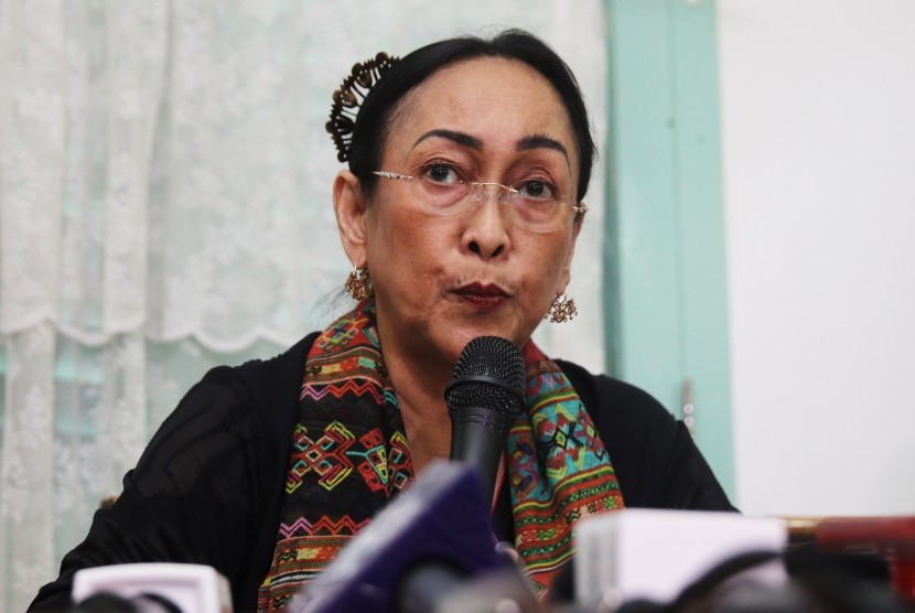 Sukmawati Soekarnoputri hold a press conference to apologize over her poem titled 