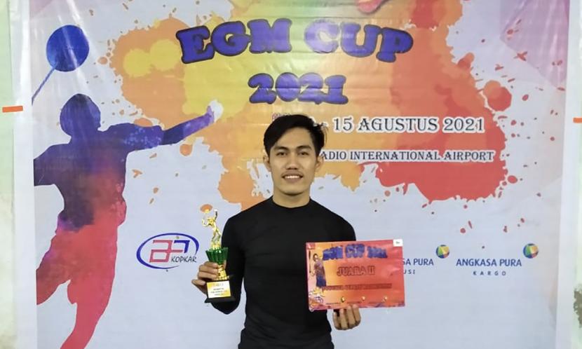 Sulaiman, mahasiswa Universitas Bina Sarana Informatika (UBSI) kampus Pontianak, berhasil mempersembahkan prestasi teranyarnya pada turnamen Badminton EGM Cup 2021. 