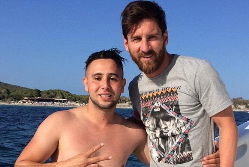 Suli (kiri) dan Lionel Messi