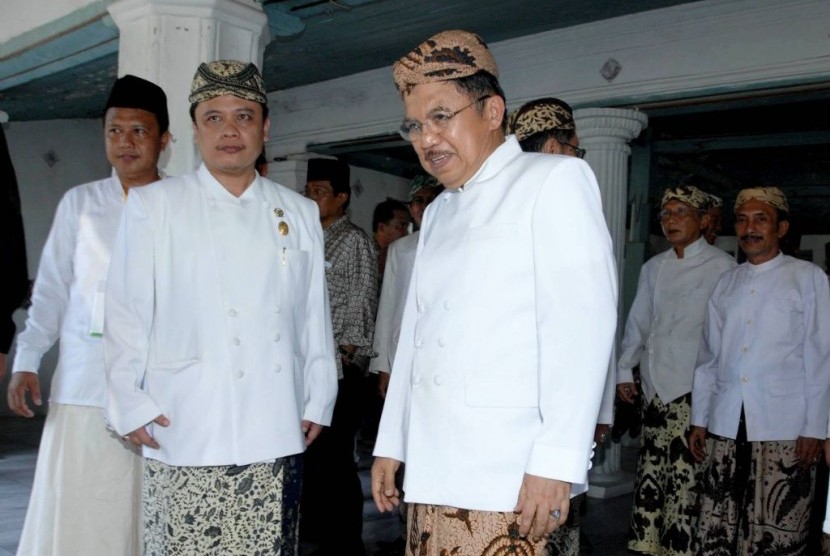 Sultan Kasepuhan Cirebon. 