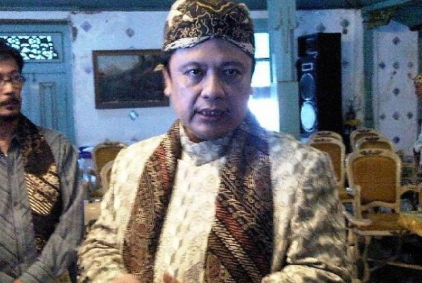 Sultan Kasepuhan Cirebon P.R.A Arief Natadiningrat, S.E.