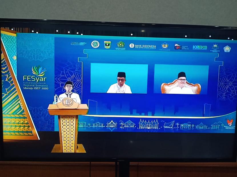 RUU Ekonomi Syariah Siapkan Indonesia Jadi Pusat Halal Dunia. Sumatera Barat menjadi tuan rumah Festival Ekonomi Syariah (Fesyar) 2020