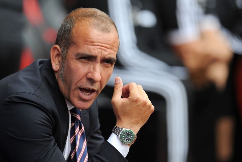 Sunderland coach Paolo Di Canio watches the action during the English Premier League soccer match against Southampton at St Mary's, in Southampton England Saturday Aug. 24, 2013