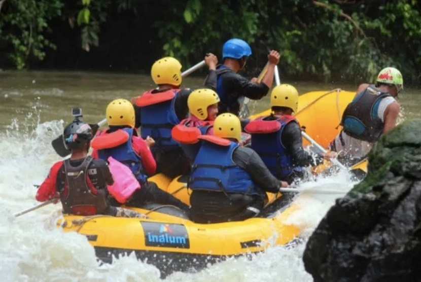  Sungai Asahan menjadi salah satu primadona baru sebagai destinasi ekowisata arung jeram terbaik ketiga di dunia dan menjadi kebanggaan warga Sumatera Utara dan Indonesia. Destinasi wisata arung jeram Sungai Asahan dimulai sejak 1995.