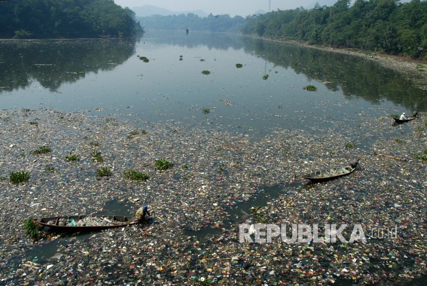 Sungai Citarum, di daearah Batujajar, Kabupaten Bandung Barat.