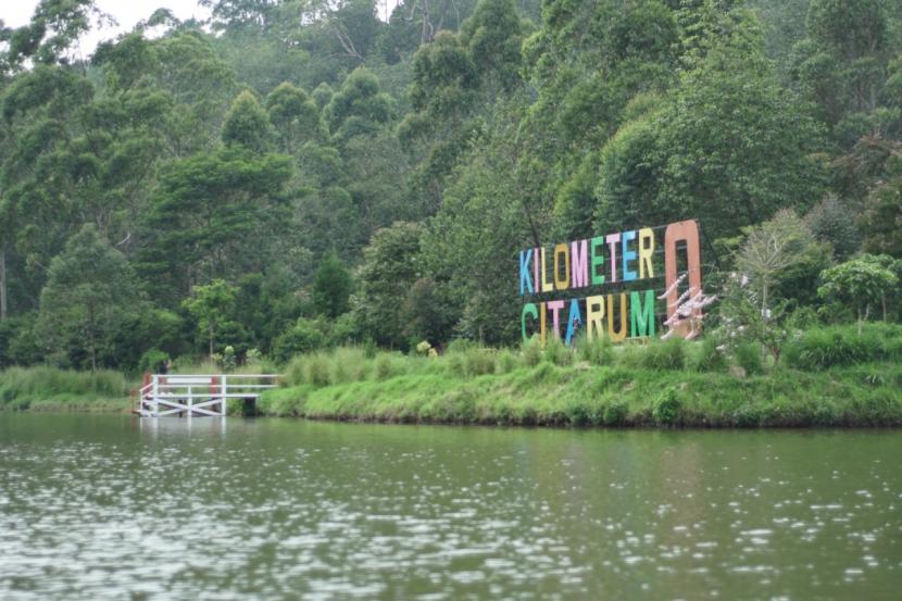 Sungai Citarum Kilometer 0 menjadi salah satu obyek wisata.