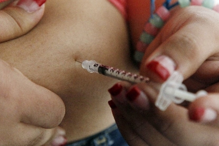 Jelang program vaksinasi Covid-19, Inggris memesan 65 juta perangkat injeksi. (ilustrasi)