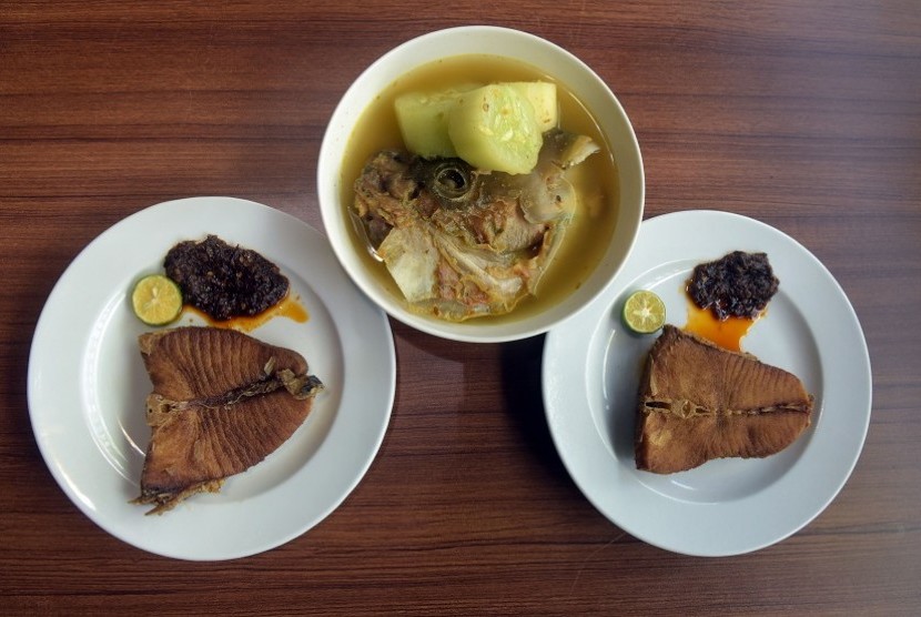 Sup Kepala Ikan di warung Be Sanur
