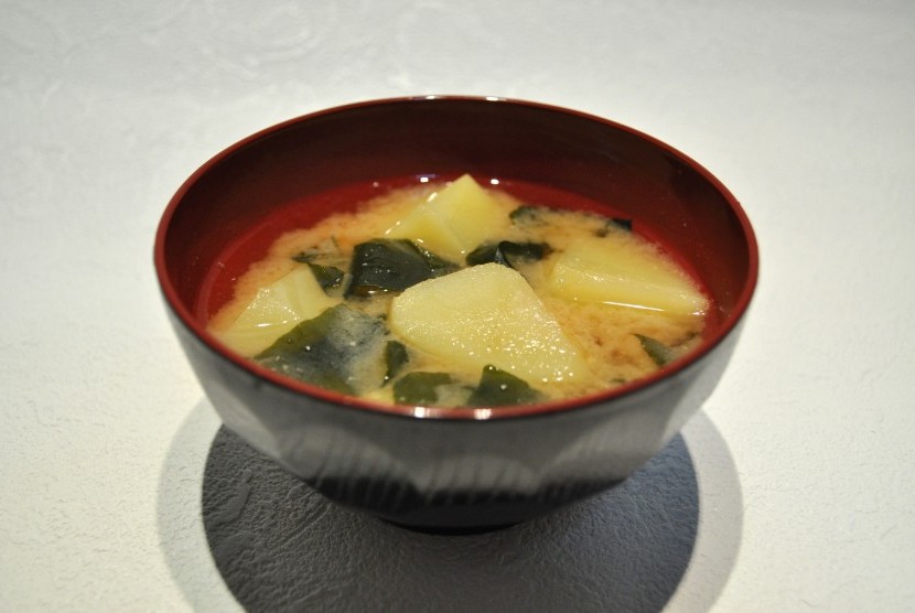 Sup Miso Jepang.