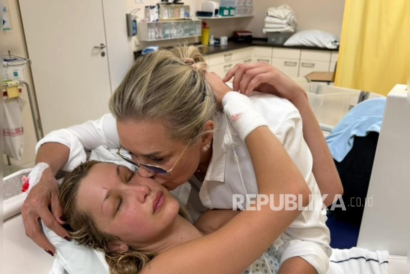 Supermodel berdarah Palestina, Bella Hadid, kembali harus menjalani perawatan di rumah sakit terkait penyakit Lyme.