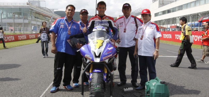 Supersport-Doni Tata bersama tim Yamaha Indonesia Racing di lintasan sirkuit