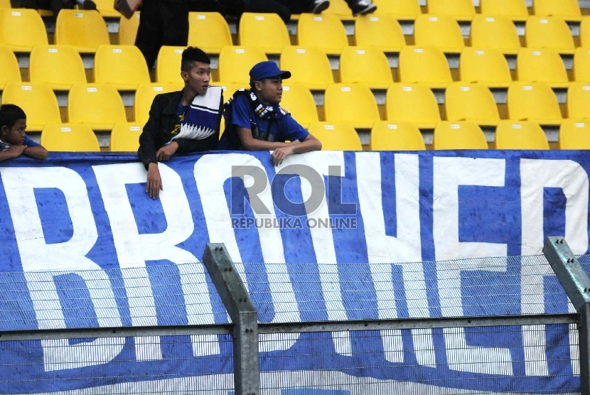 Suporter Persib atau bobotoh di Stadion Jalak Harupat Kabupaten Bandung.