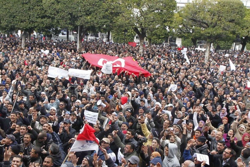 Para pendukung partai penguasa di Tunisia, Ennahda.