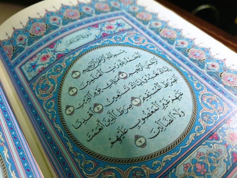 Surat Al-Fatihah. Alquran mengabadikan kalimat syukur dengan kata Alhamdulillah dalam Alquran