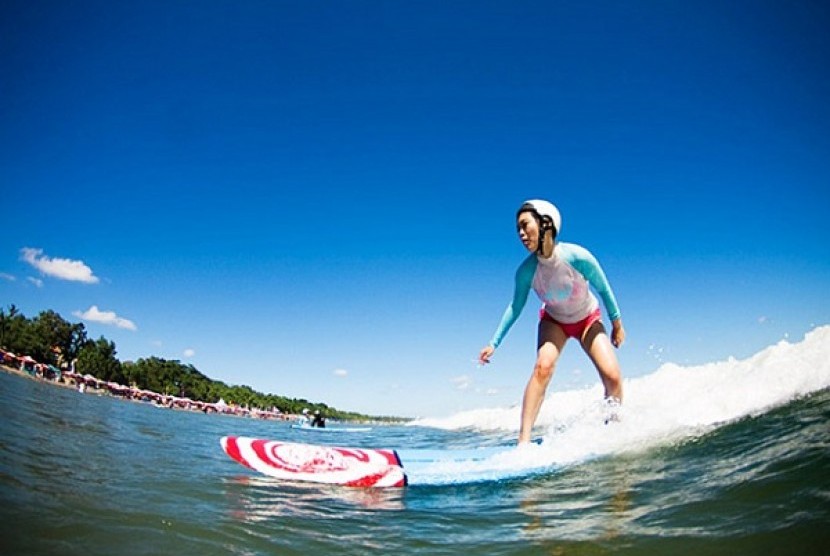 Surfing (Ilustrasi)