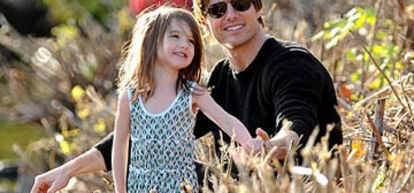 Suri kecil dan Tom Cruise