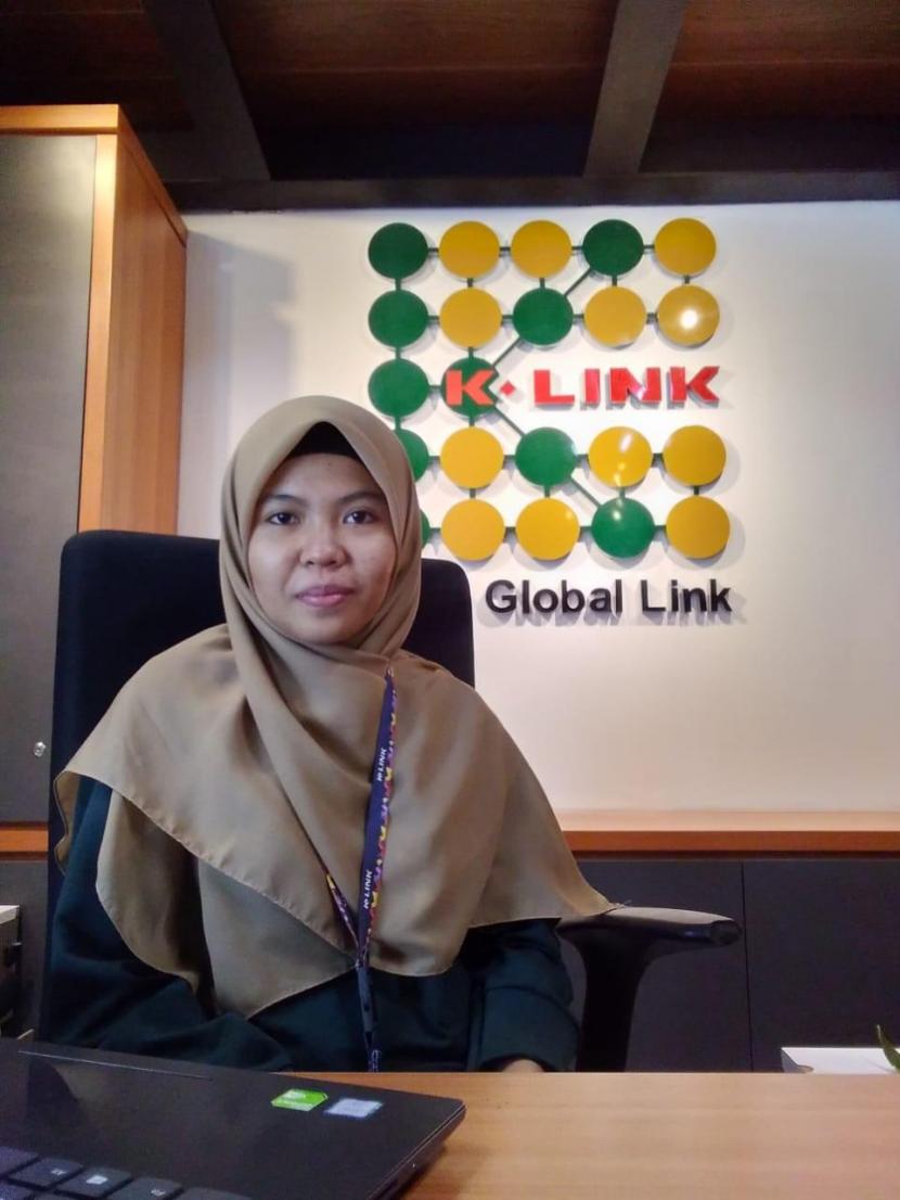 Suria Atningsih, alumni Prodi  Sistem Informasi Kampus UBSI Cikarang tahun 2018, yang saat ini bekerja di  PT K-LINK Indonesia.