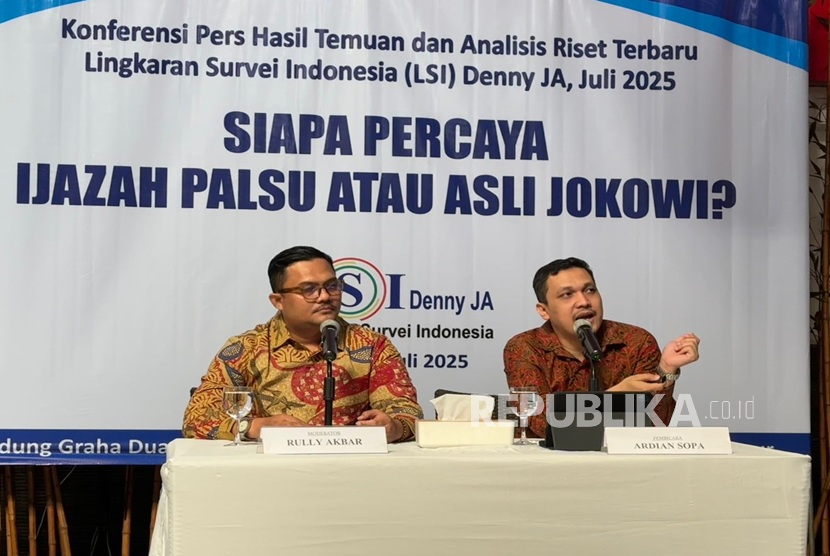 Survei LSI: 74,6 Persen Warga tak Percaya Isu Ijazah Palsu Jokowi