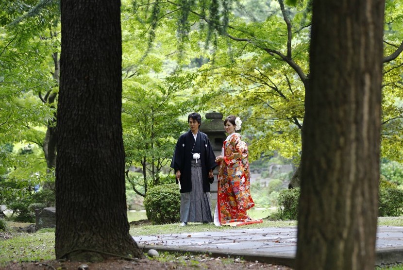 Survei terbaru menunjukkan warga muda Jepang makin banyak memilih untuk tidak menikah.