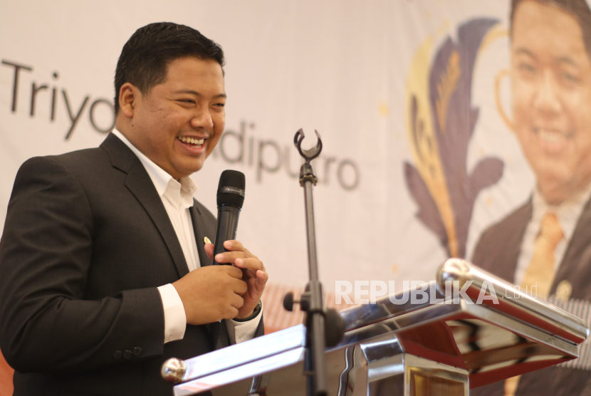 Susanto Triyogo Adiputro, S.ST, MT, Fraksi PKS-Sekretaris Komisi 1