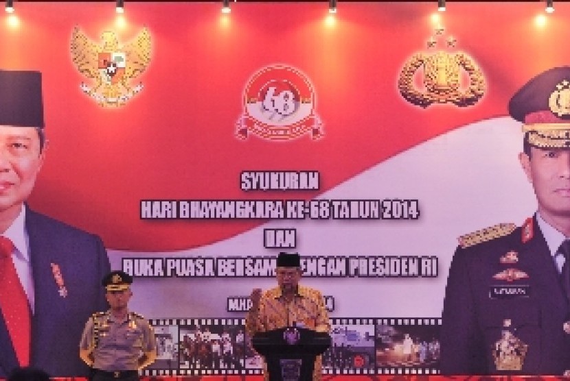 Susilo Bambang Yudhoyono (kanan)
