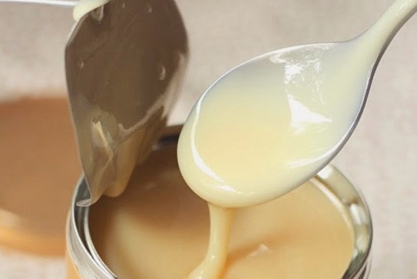 Kental manis (ilustrasi). Hasil survei yang dilakukan Majelis Kesehatan Pengurus Pusat Aisyiyah dalam dua tahun terakhir menyebutkan sebagian besar masyarakat masih menganggap produk Susu Kental Manis (SKM) sebagai produk susu.