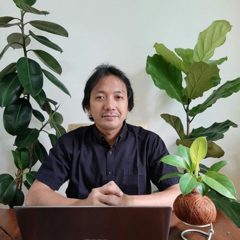 Sutia Budi, Wakil Rektor ITB Ahmad Dahlan.