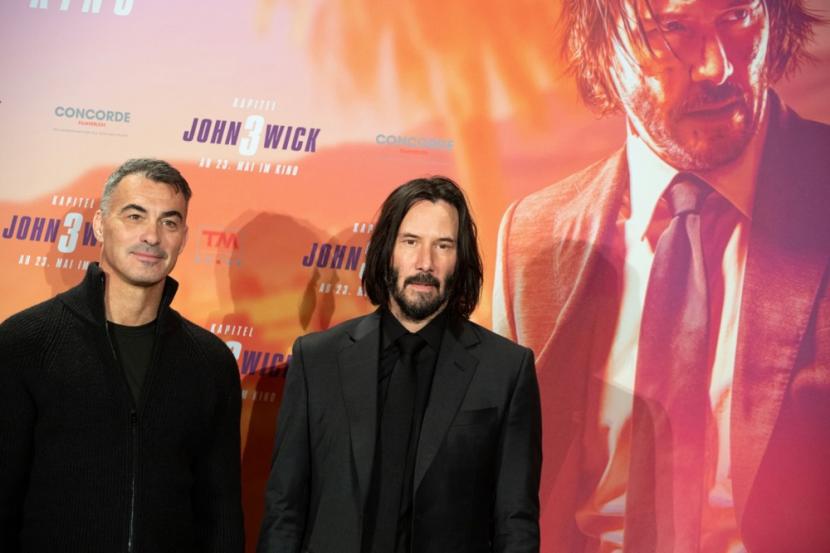 Sutradara Chad Stahelski (kiri) dan bintang utama Keanu Reeves berpose saat peluncuran film John Wick: Chapter 3 - Parabellum di Berlin, Jerman, 6 Mei 2019. Stahelski ingin menyutradarai film Star Wars.