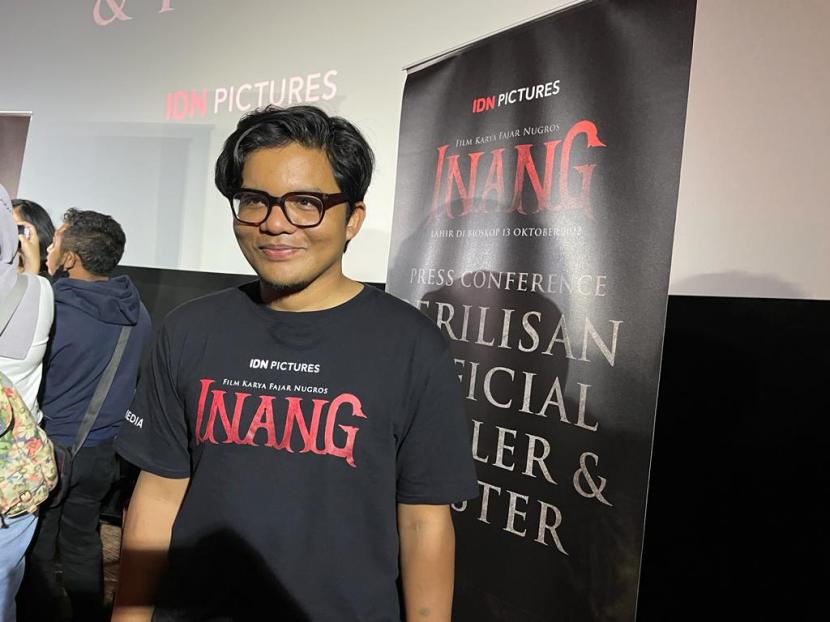 Sutradara film Inang, Fajar Nugros dalam acara jumpa pers film horror-thriller INANG di Epicentrum XXI, Jakarta Selatan, Rabu (14/9). 