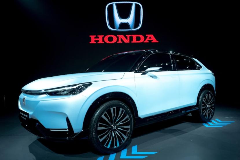 SUV Honda e:Prototype EV ditampilkan di Thailand International Motor Expo ke-39, di Bangkok, Thailand, 30 November 2022.