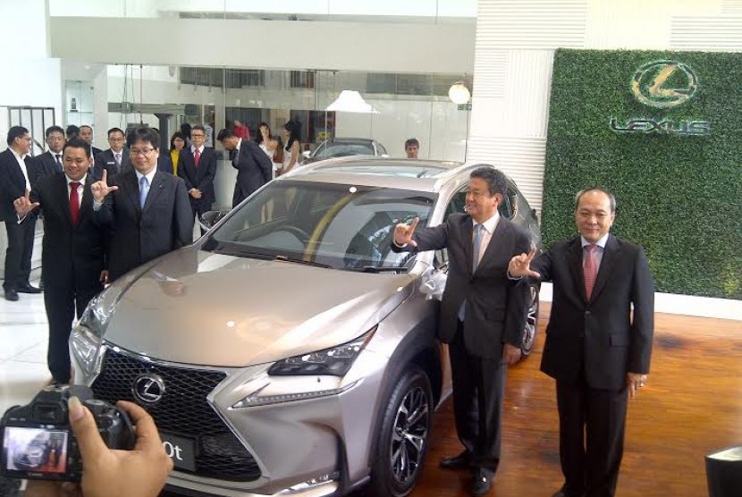 Lexus, salah satu mobil premium yang ada di Indonesia