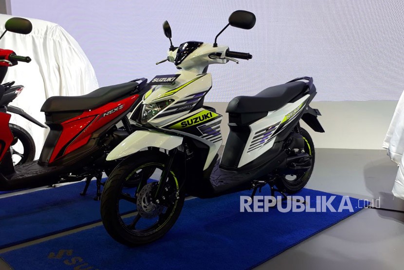 Suzuki lndomobil Sales (SIS) memperkenalkan produk terbaru, Suzuki Nex ll, di ajang Indonesia International Motor Show (IIMS) 2018 Jakarta, Senin (23/4).