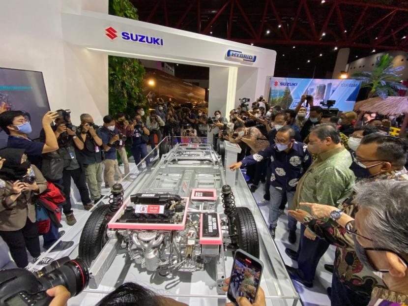 Suzuki melakukan pengembangan Suzuki Smart Hybrid sebagai kendaraan yang ramah lingkungan, efisien dan harga yang kompetitif.