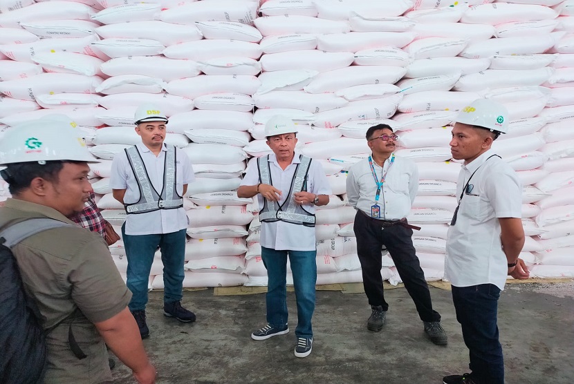 SVP Penjualan Wilayah Timur Pupuk Indonesia, Muhammad Yusri mengatakan bahwa total stok pupuk bersubsidi tersebut terdiri dari 58.221 ton pupuk urea dan sebesar 34.898 ton pupuk NPK, lalu NPK Formula Khusus Kakao sebesar 2.500 ton.