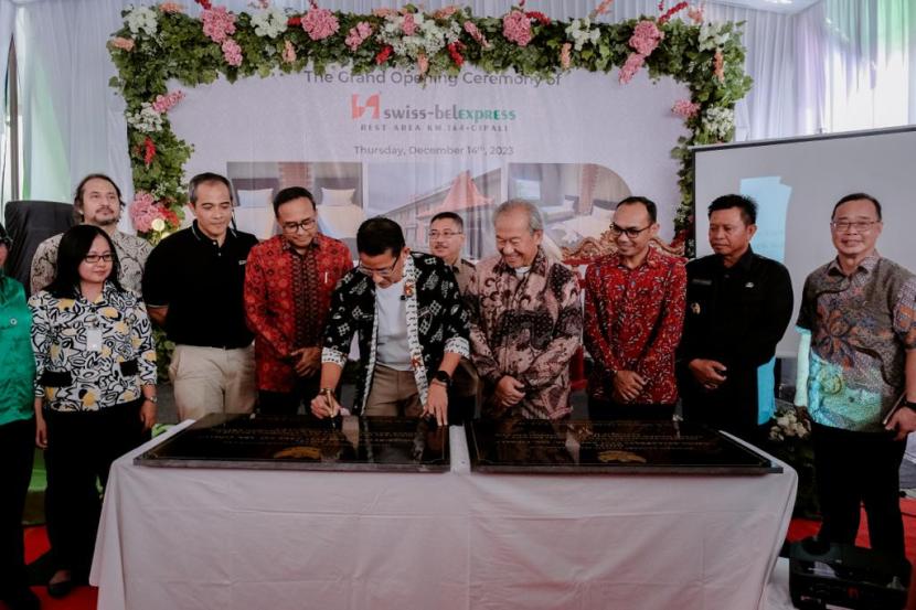 Swiss-Belhotel International dan PT Puri Sentul Permai Tbk (KDTN) menutup tahun 2023 dengan mengumumkan peresmian Swiss-Belexpress Rest Area KM 164, Cipali (Tol Cikopo - Palimanan arah Jabodetabek dan Sumatera).