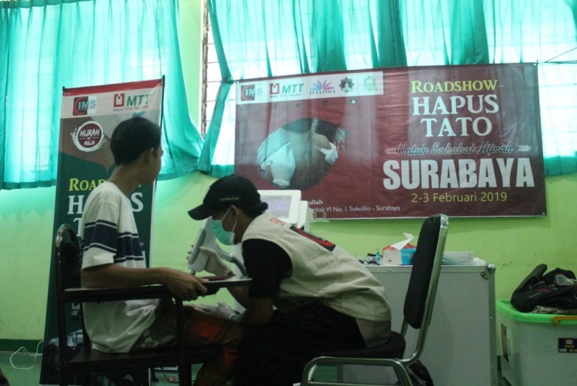 Syabab Hidayatullah Jawa Timur menggelar program hapus tato untuk para pemuda hijrah.