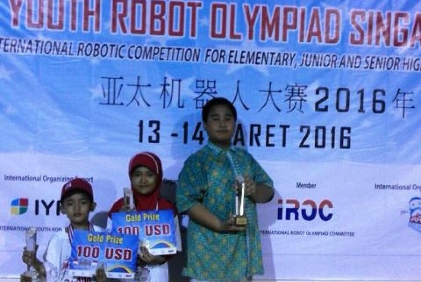  Syahrozad Nalfa Nadia (9 tahun) dan Avicenna Roghid Putra Sidik (6) juara AYRO 2016