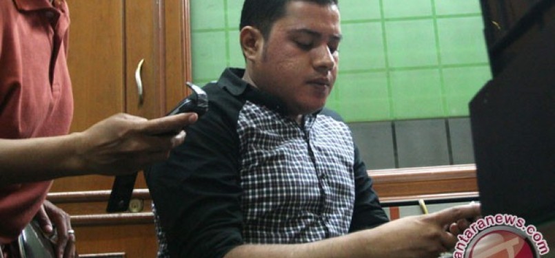Syarifudd, Sepupu M Nazaruddin saat diperiksa di Mapoloda Sumut