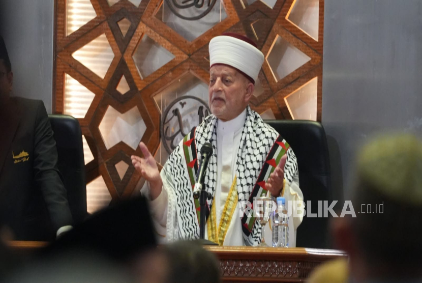 Di Hadapan Para Imam Dunia, Imam Al-Aqsa Syekh Hussein Sentil Persatuan Umat