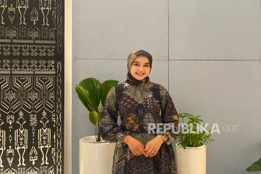 Syifa Fatimah owner brand modest fashion asal Kudus, Arabelle Scarf.