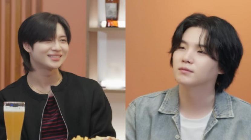 Taemin SHINee (kiri) dan Suga BTS (kanan) dalam program Suchwita. Dalam kesempatan itu, Suga membahas kepribadian Jungkook sebagai anggota termuna BTS.