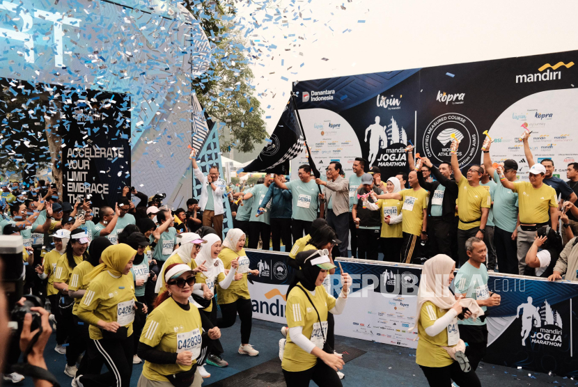 Tahun ini, Mandiri Jogja Marathon (MJM) mencatat partisipasi tertinggi sejak 2017, diikuti 9.200 pelari dari 17 negara.