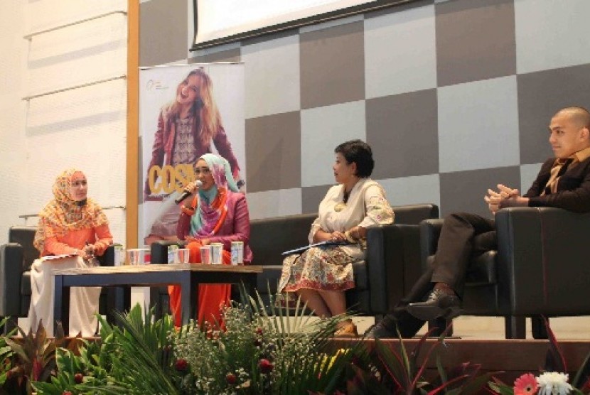 Talkshow bertema “Fashion, World, and Religion” di Auditorium Pustiknas UIN Syarif Hidayatullah Jakarta