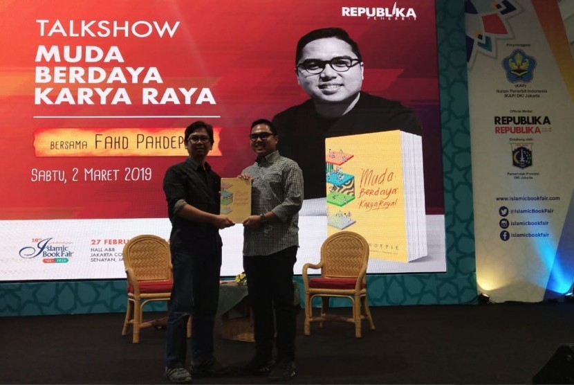 Talkshow Buku Muda Berdaya Karya Raya bersama Fahd Pahdepie, Sabtu (2/3).