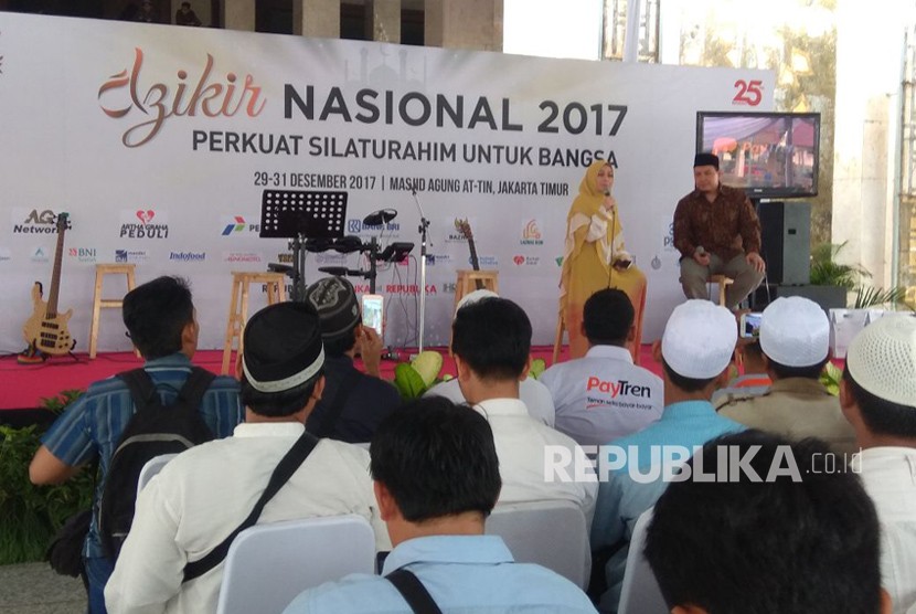 Talkshow Cahaya Hati dalam acara Festival Republik di Masjid Agung At-Tin, Jakarta Timur.